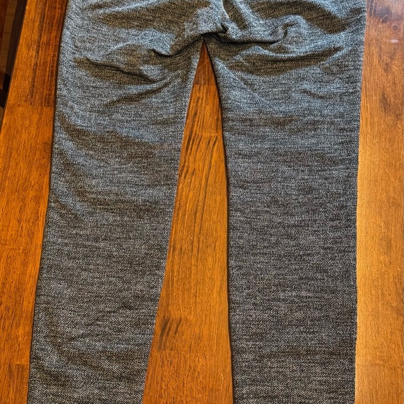 Athleta Gray Women’s Leggings with Pockets - Picture 7 of 10